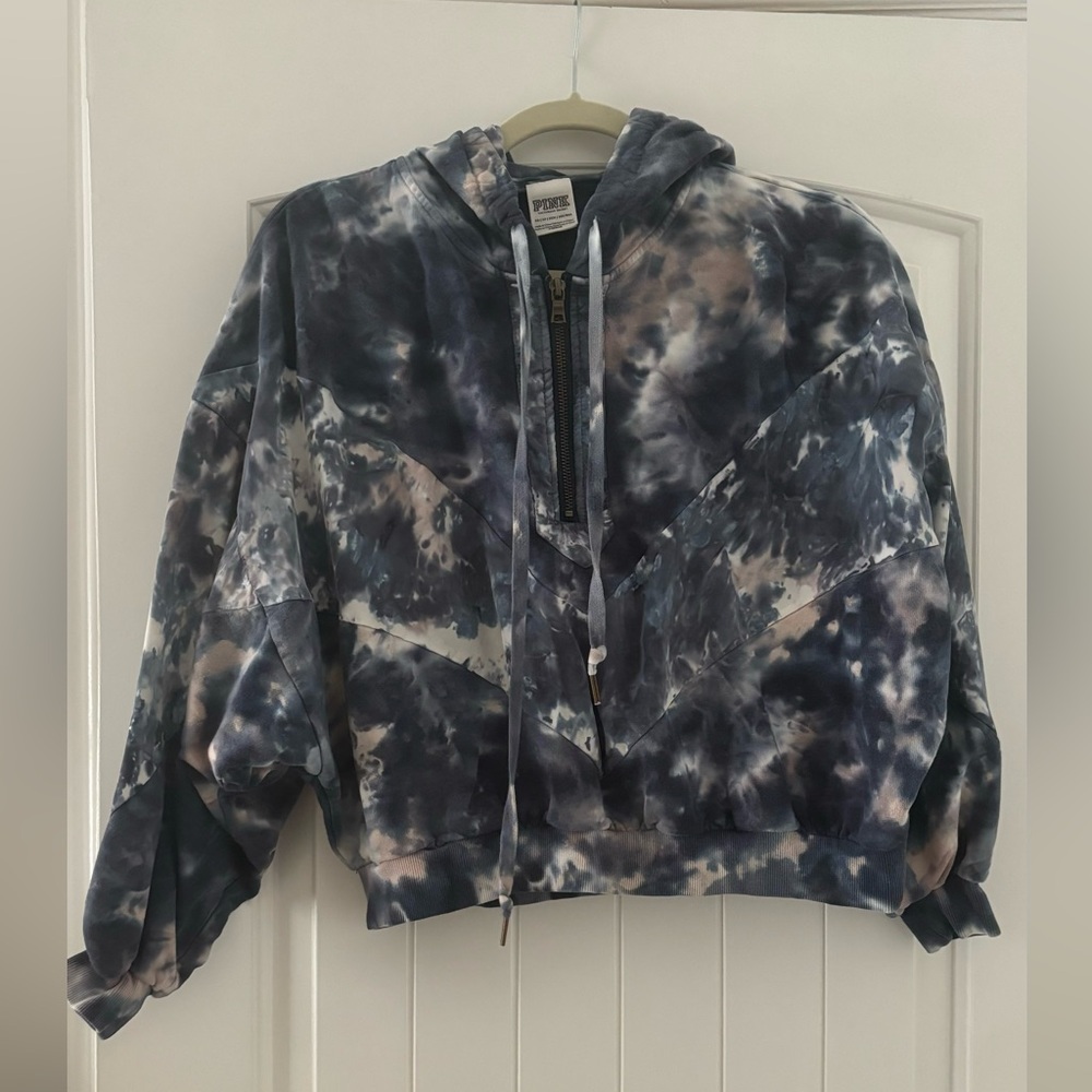 Victoria’s Secret pink quarter zip, athletic cropped sweatshirt, tie-dye size XS